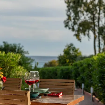 Sandra 10, Emma Torre delle Stelle