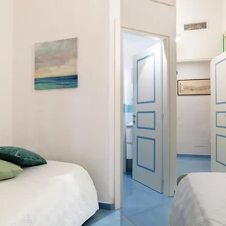 Villa Sandra 10, Emma *