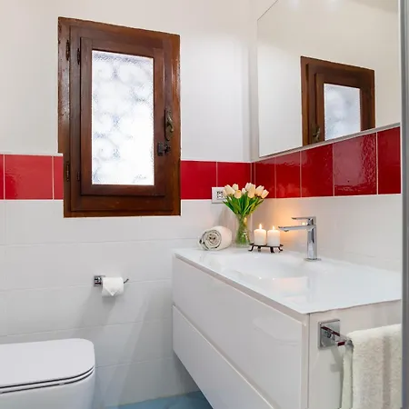 Sandra 10, Emma Villa *